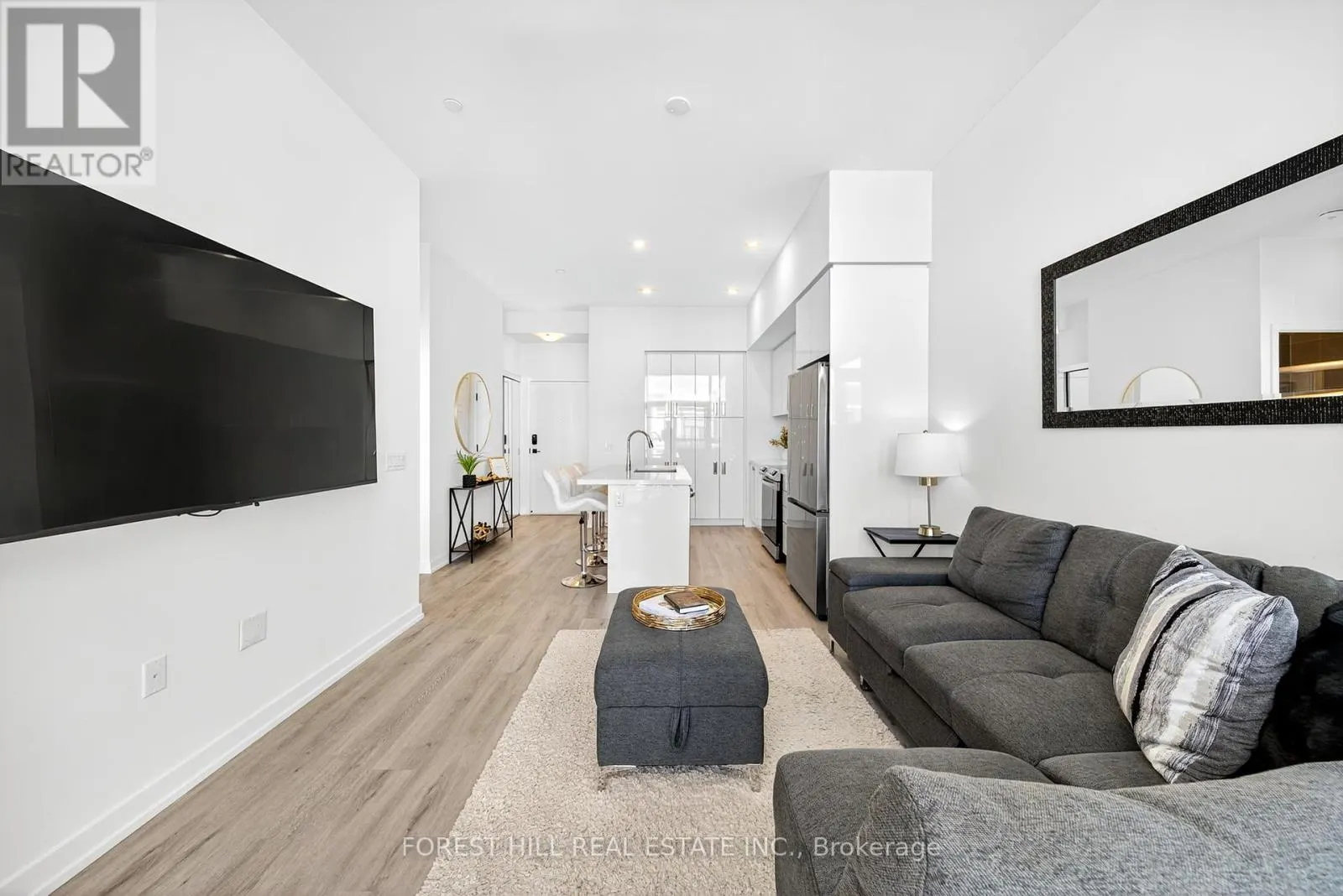 435 - 415 SEA RAY AVENUE