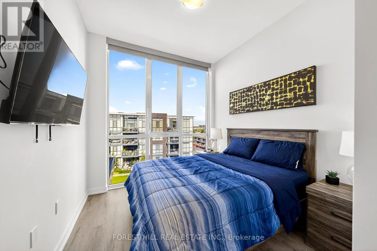 435 - 415 SEA RAY AVENUE