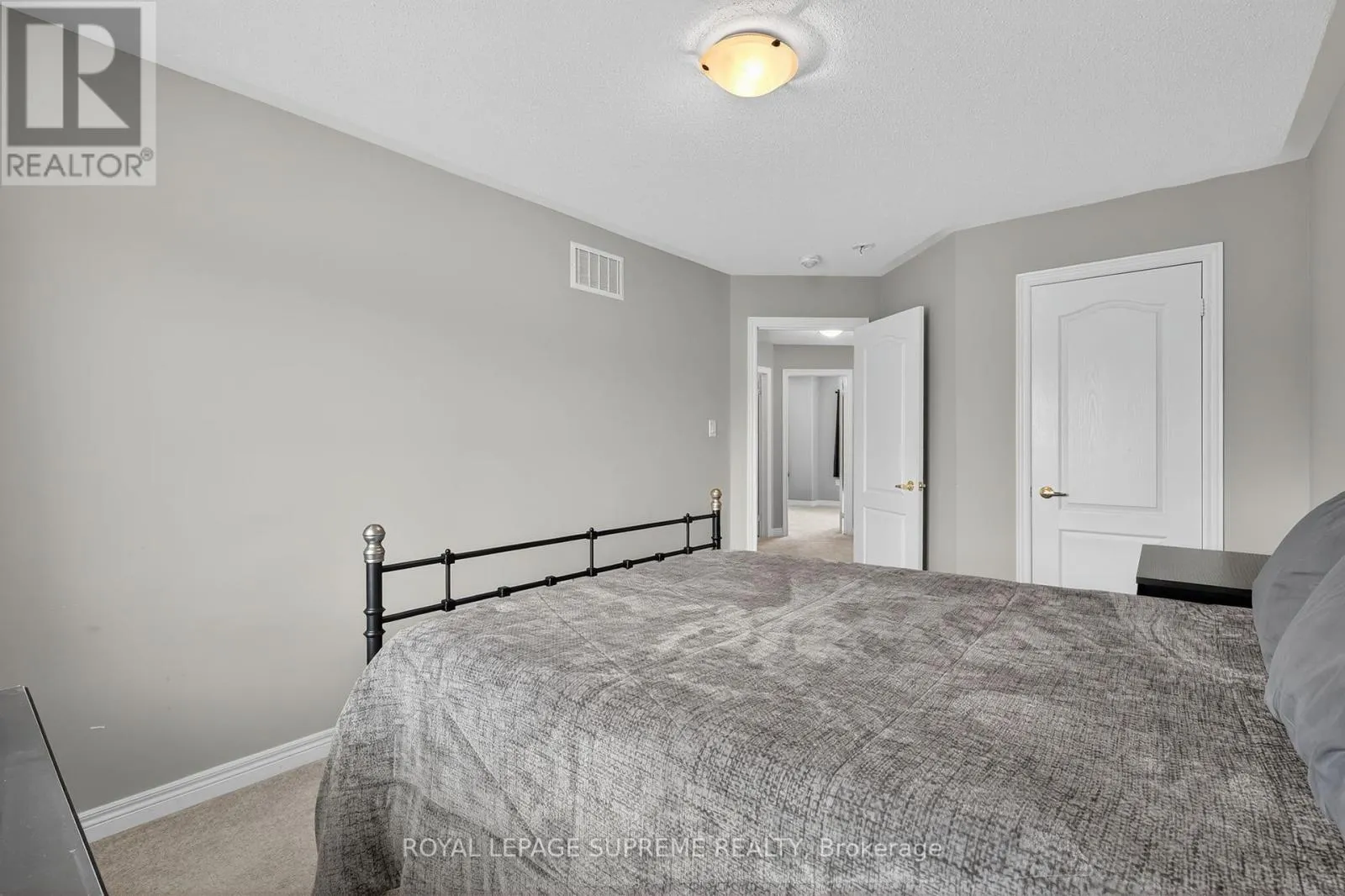 28 MANDLEY STREET