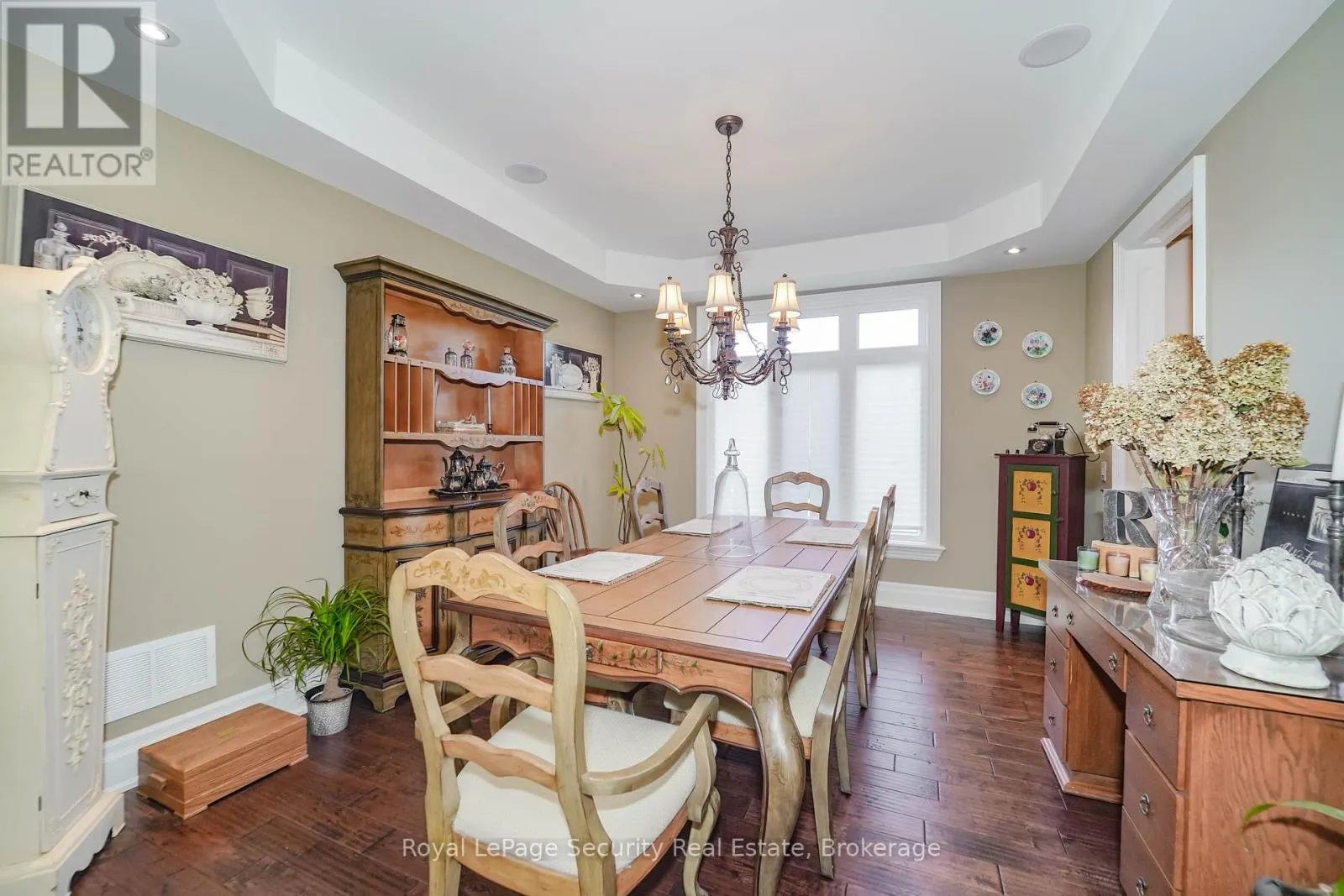 7 TRIMINGHAM COURT