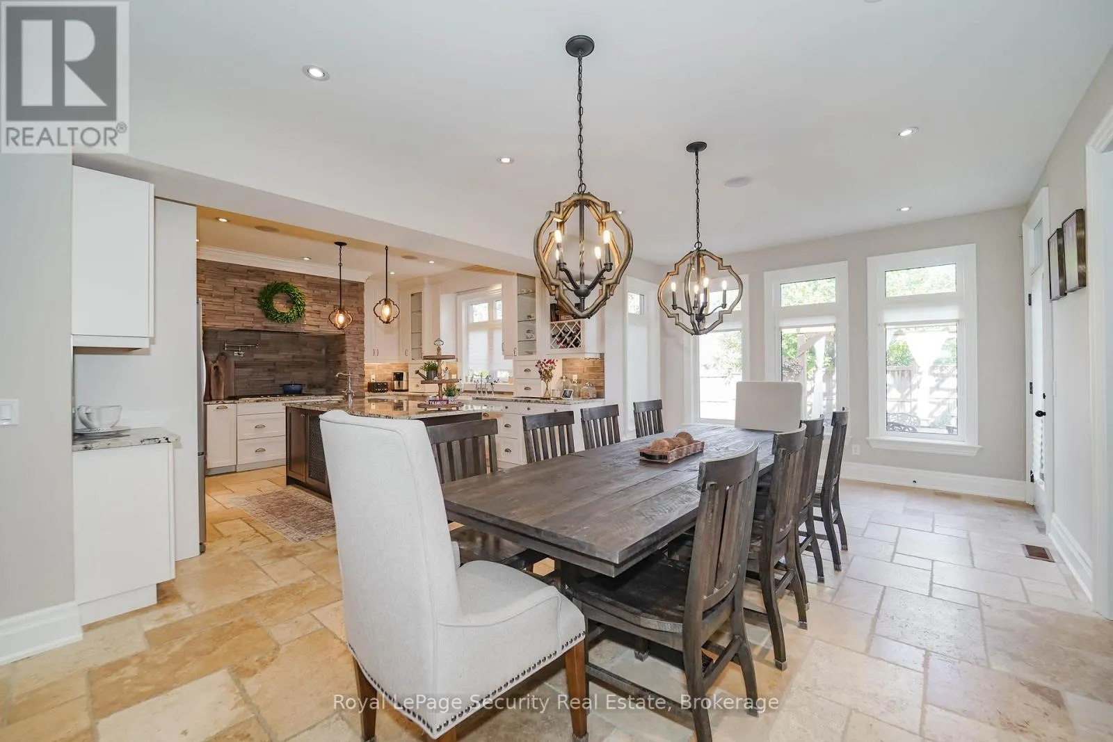 7 TRIMINGHAM COURT