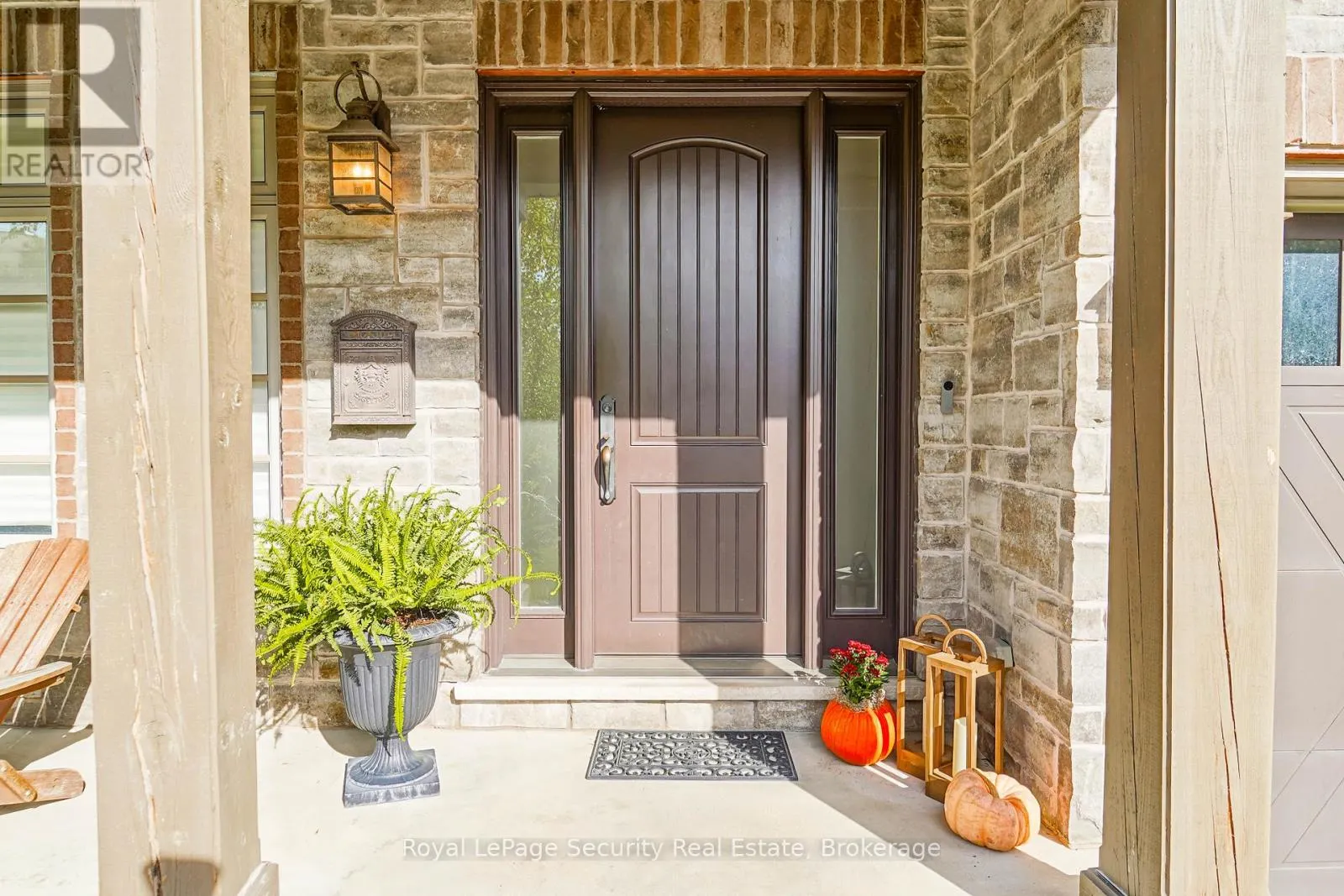 7 TRIMINGHAM COURT