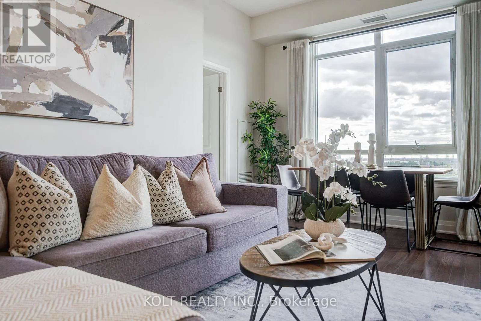 PH1013 - 24 WOODSTREAM BOULEVARD