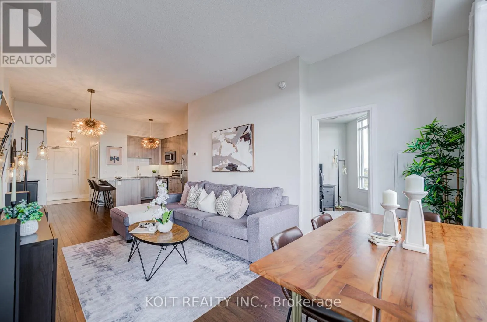 PH1013 - 24 WOODSTREAM BOULEVARD