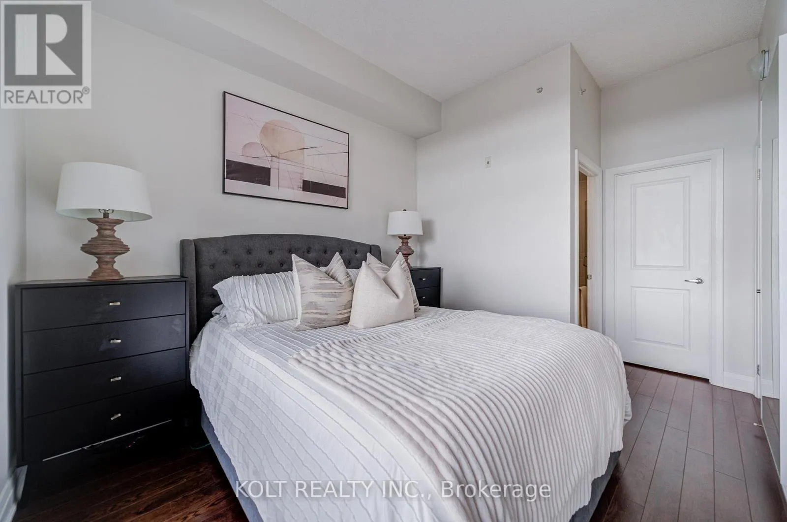PH1013 - 24 WOODSTREAM BOULEVARD
