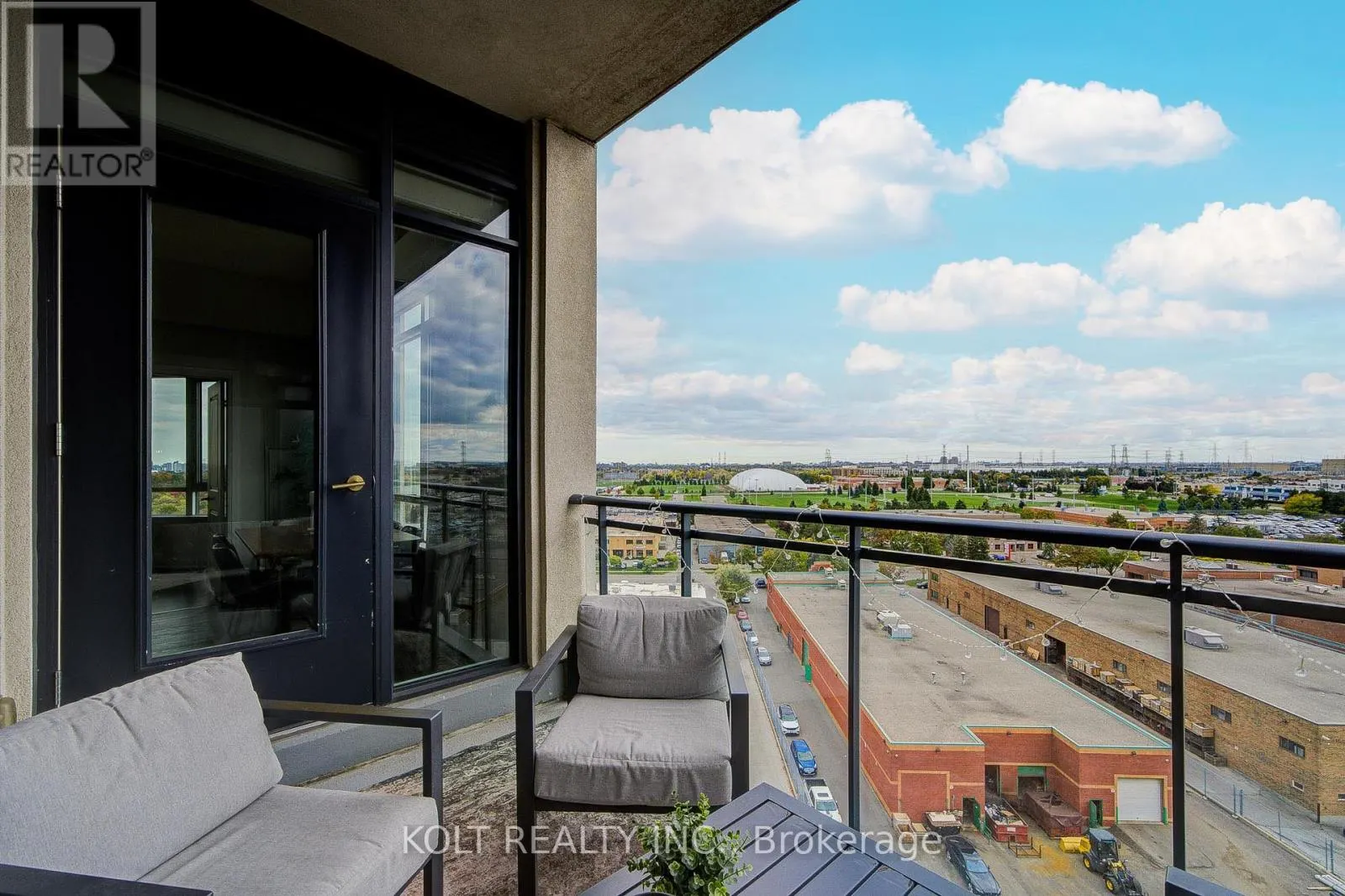 PH1013 - 24 WOODSTREAM BOULEVARD