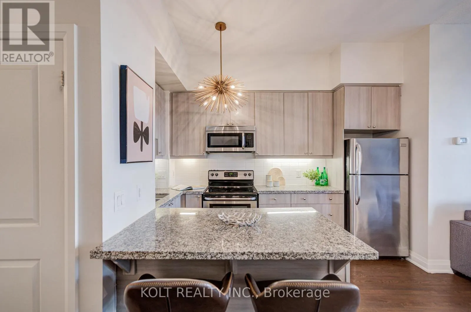 PH1013 - 24 WOODSTREAM BOULEVARD
