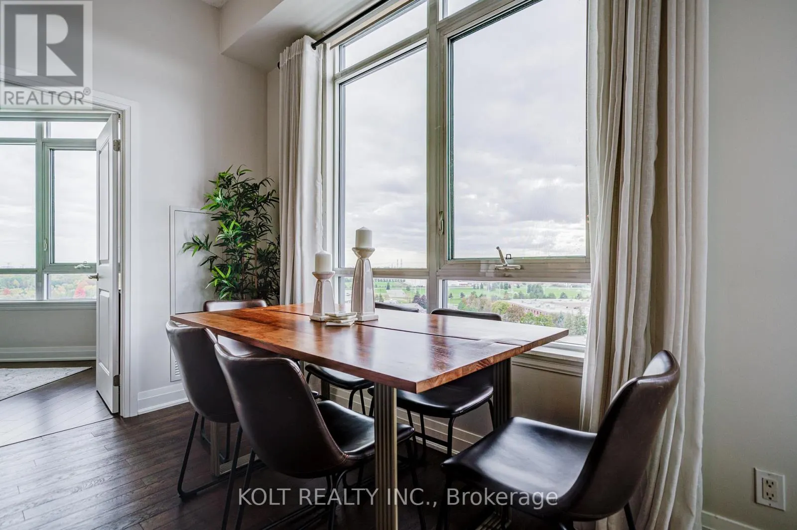 PH1013 - 24 WOODSTREAM BOULEVARD