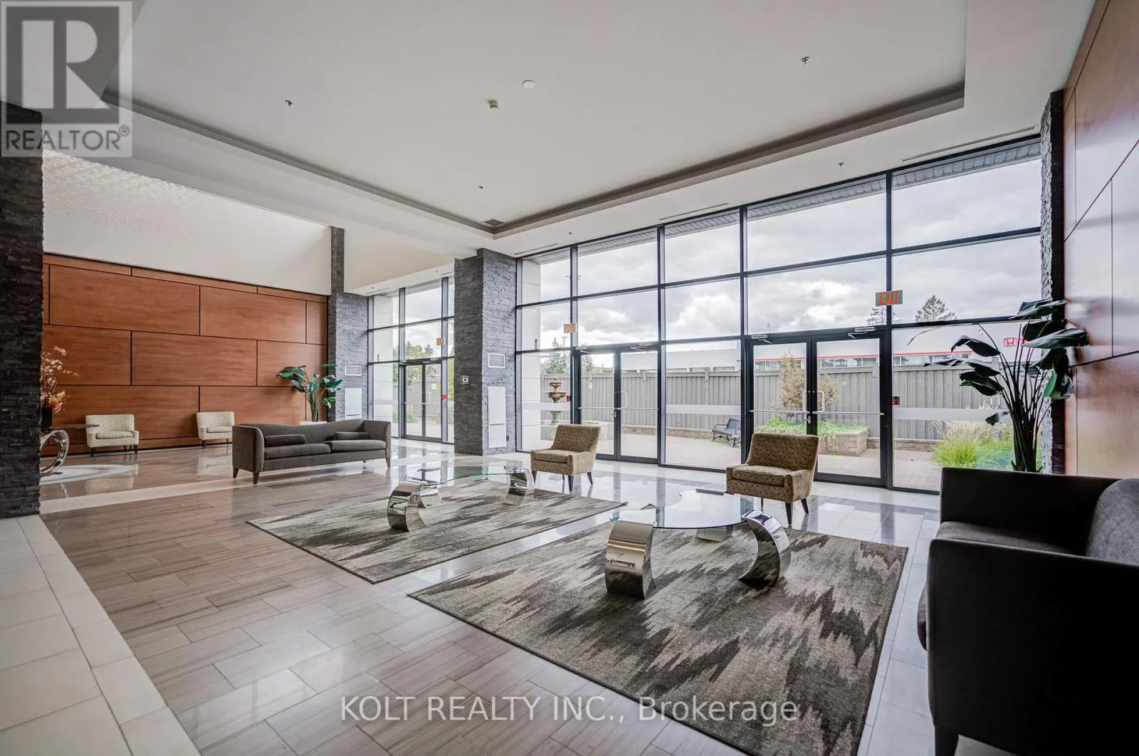 PH1013 - 24 WOODSTREAM BOULEVARD