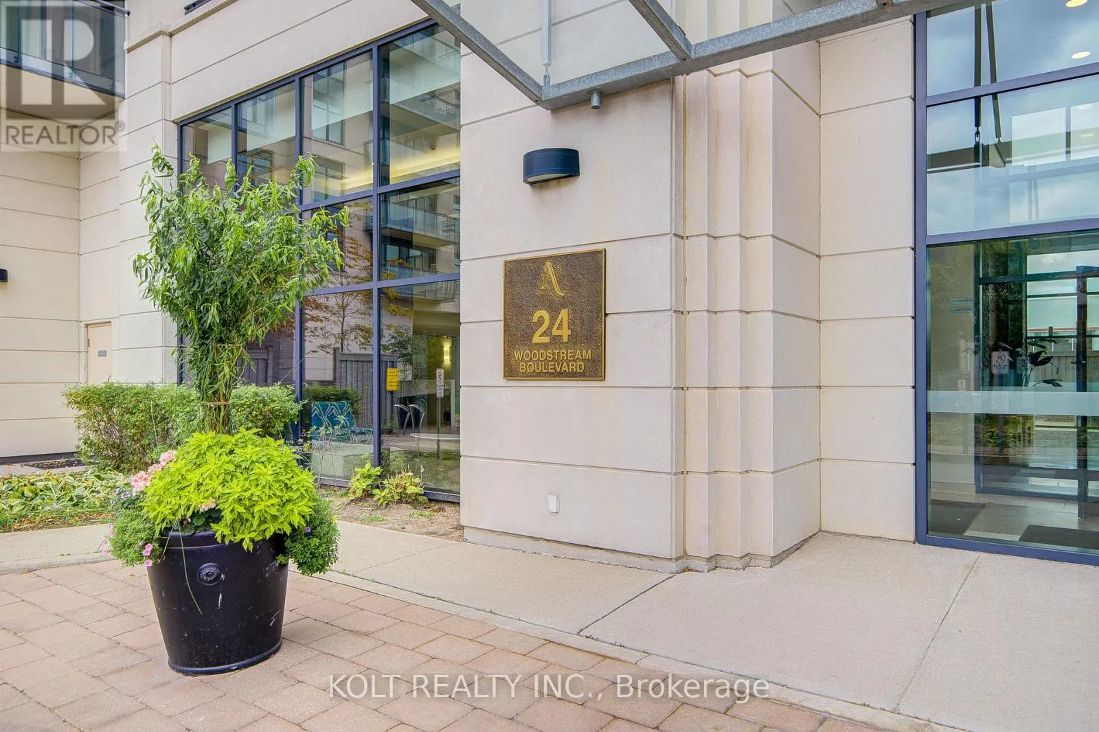 PH1013 - 24 WOODSTREAM BOULEVARD