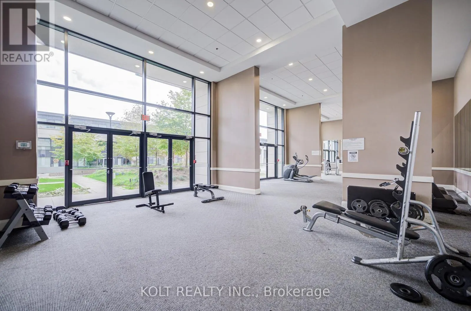 PH1013 - 24 WOODSTREAM BOULEVARD