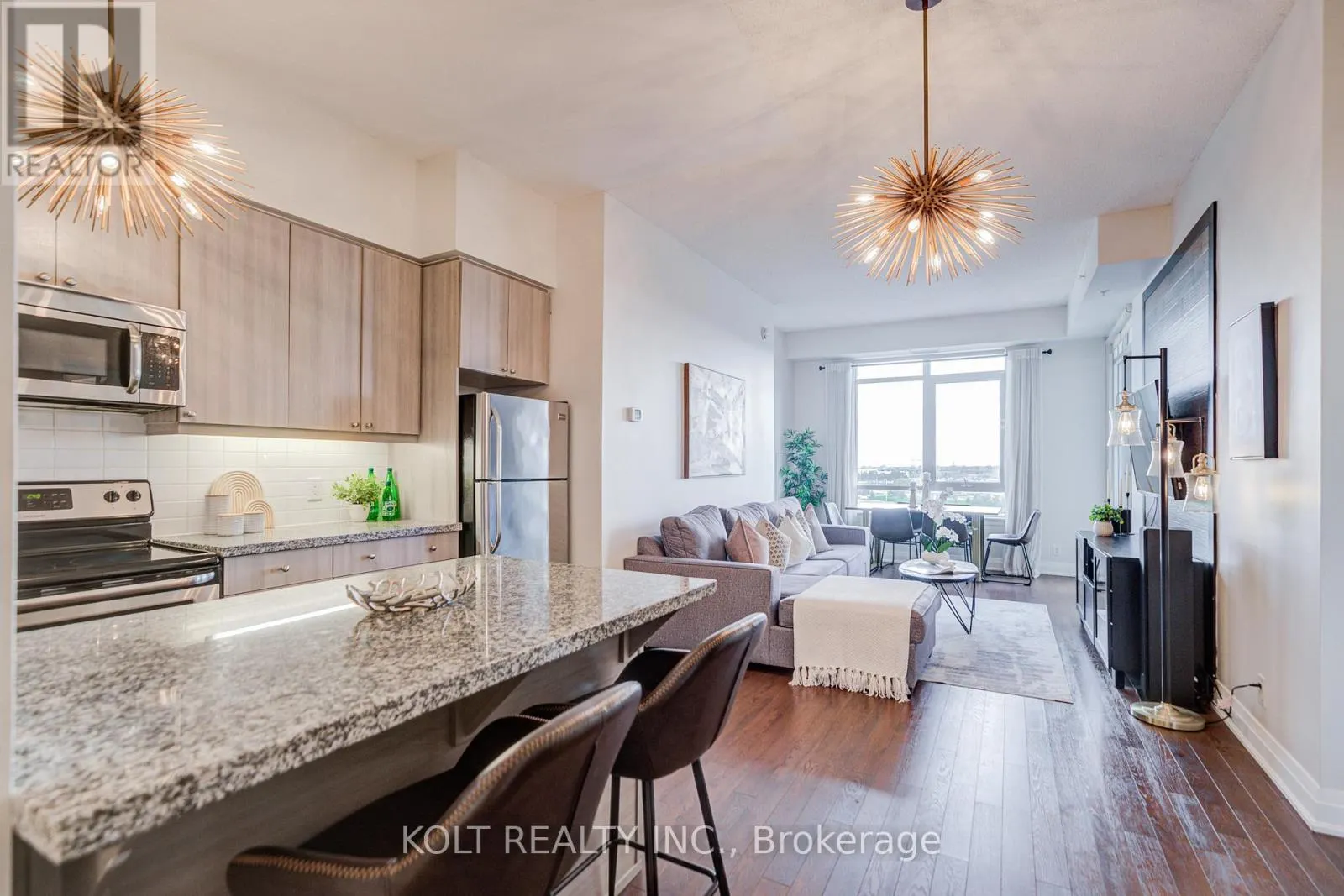 PH1013 - 24 WOODSTREAM BOULEVARD