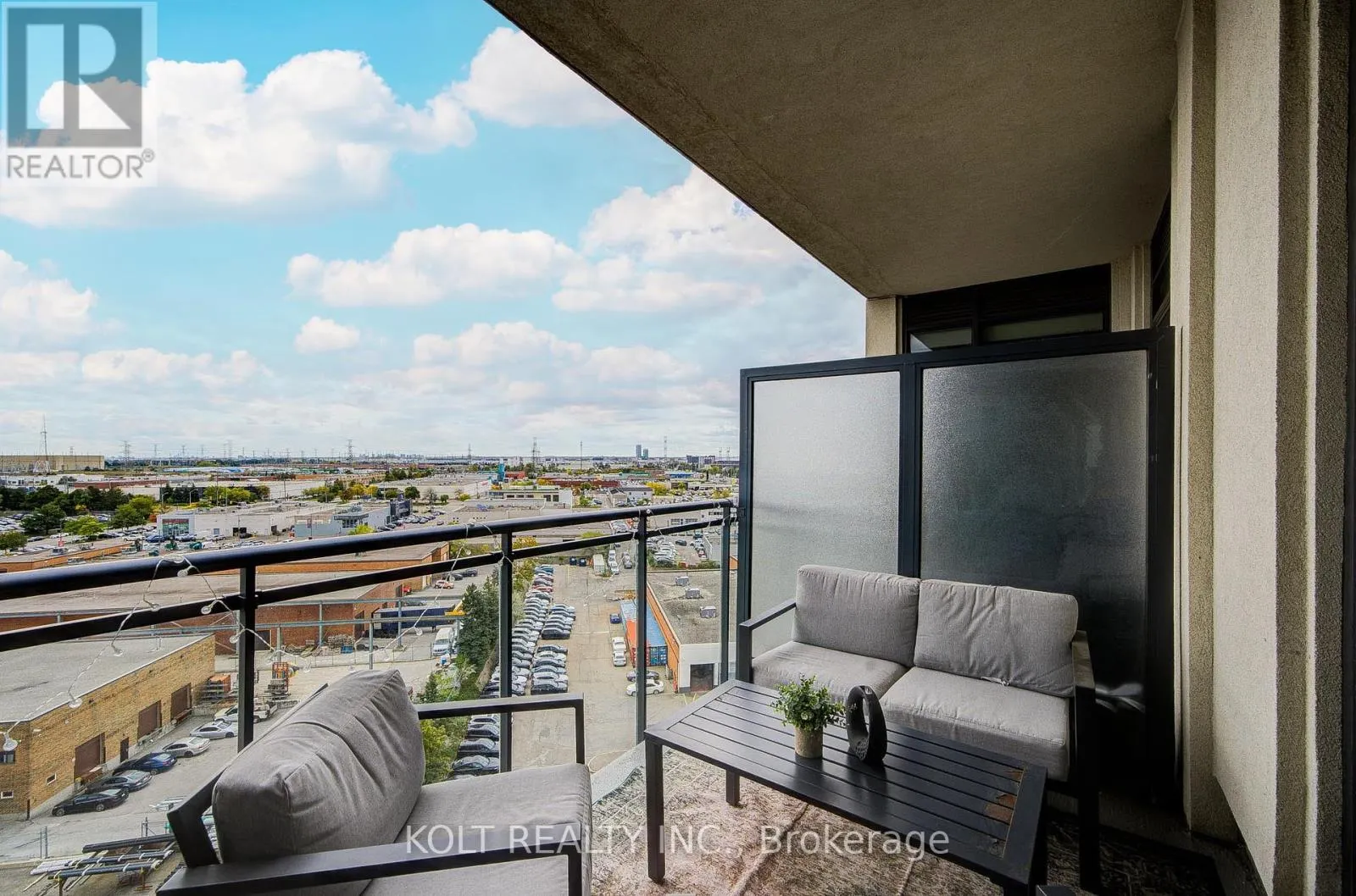 PH1013 - 24 WOODSTREAM BOULEVARD