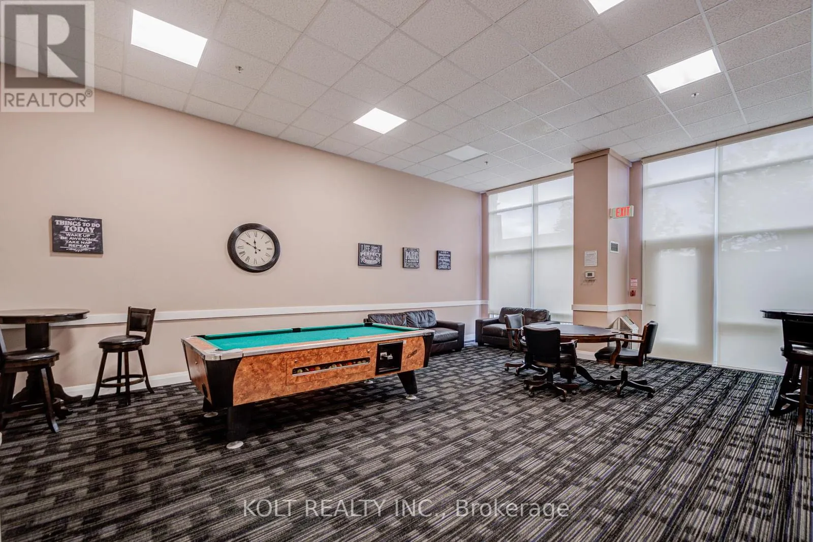 PH1013 - 24 WOODSTREAM BOULEVARD