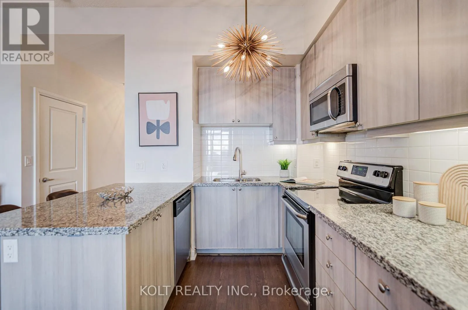 PH1013 - 24 WOODSTREAM BOULEVARD