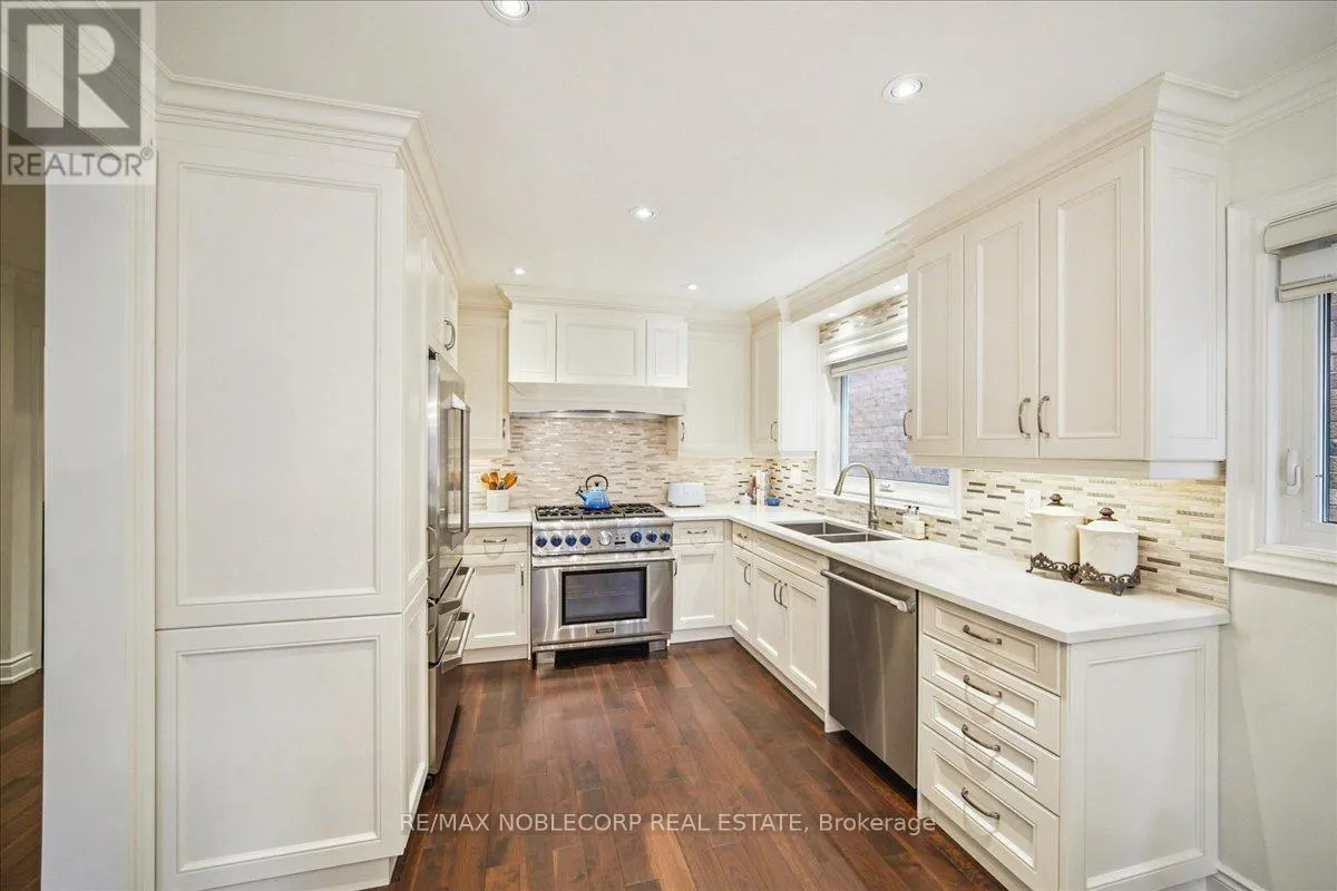 31 MOUNTFIELD CRESCENT