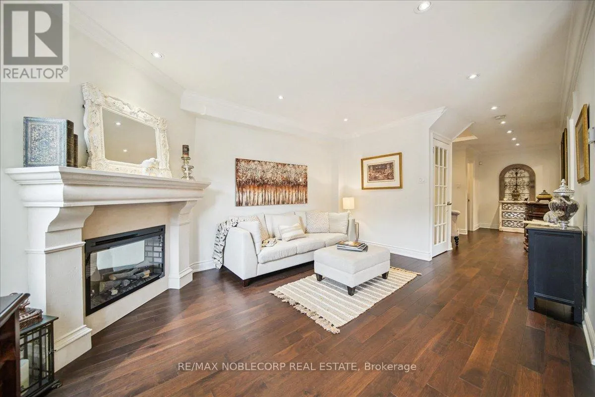 31 MOUNTFIELD CRESCENT