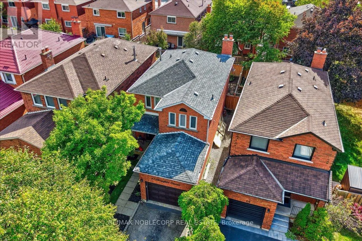 31 MOUNTFIELD CRESCENT
