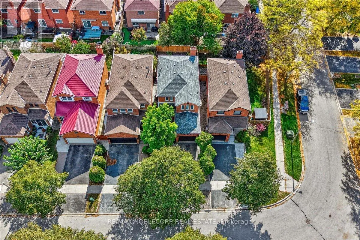 31 MOUNTFIELD CRESCENT