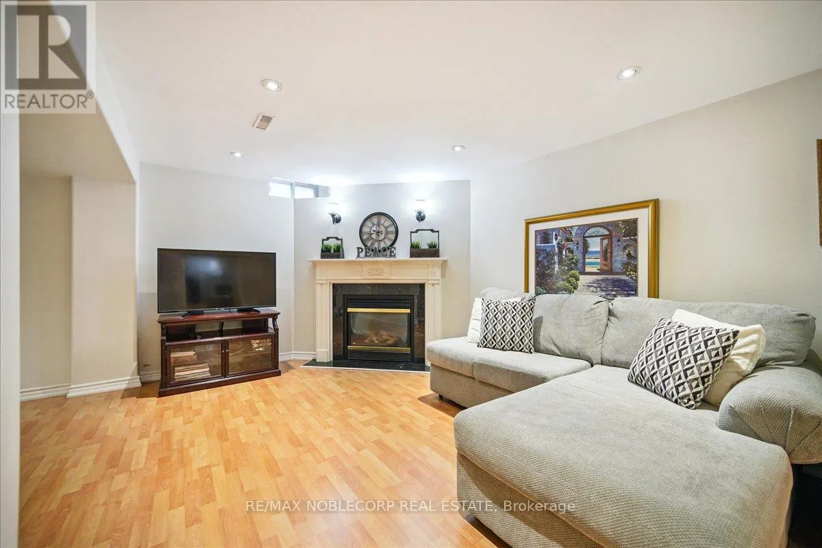 31 MOUNTFIELD CRESCENT