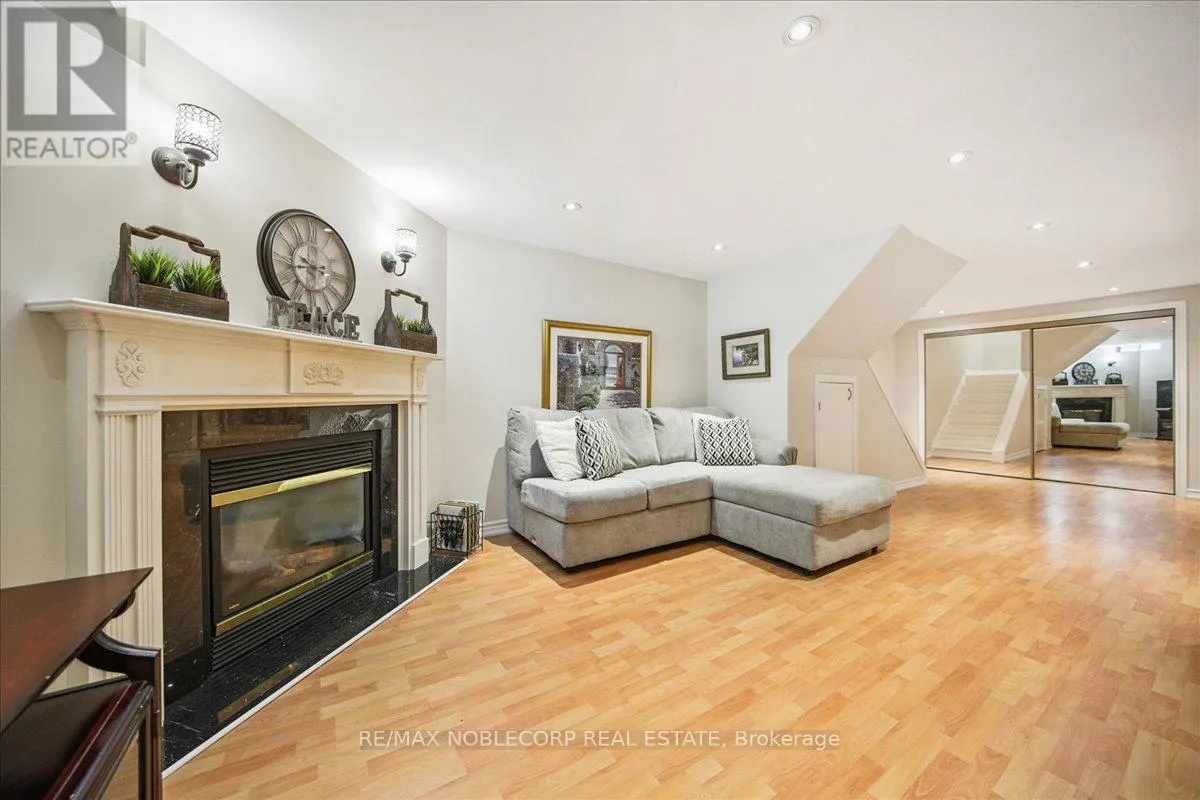 31 MOUNTFIELD CRESCENT