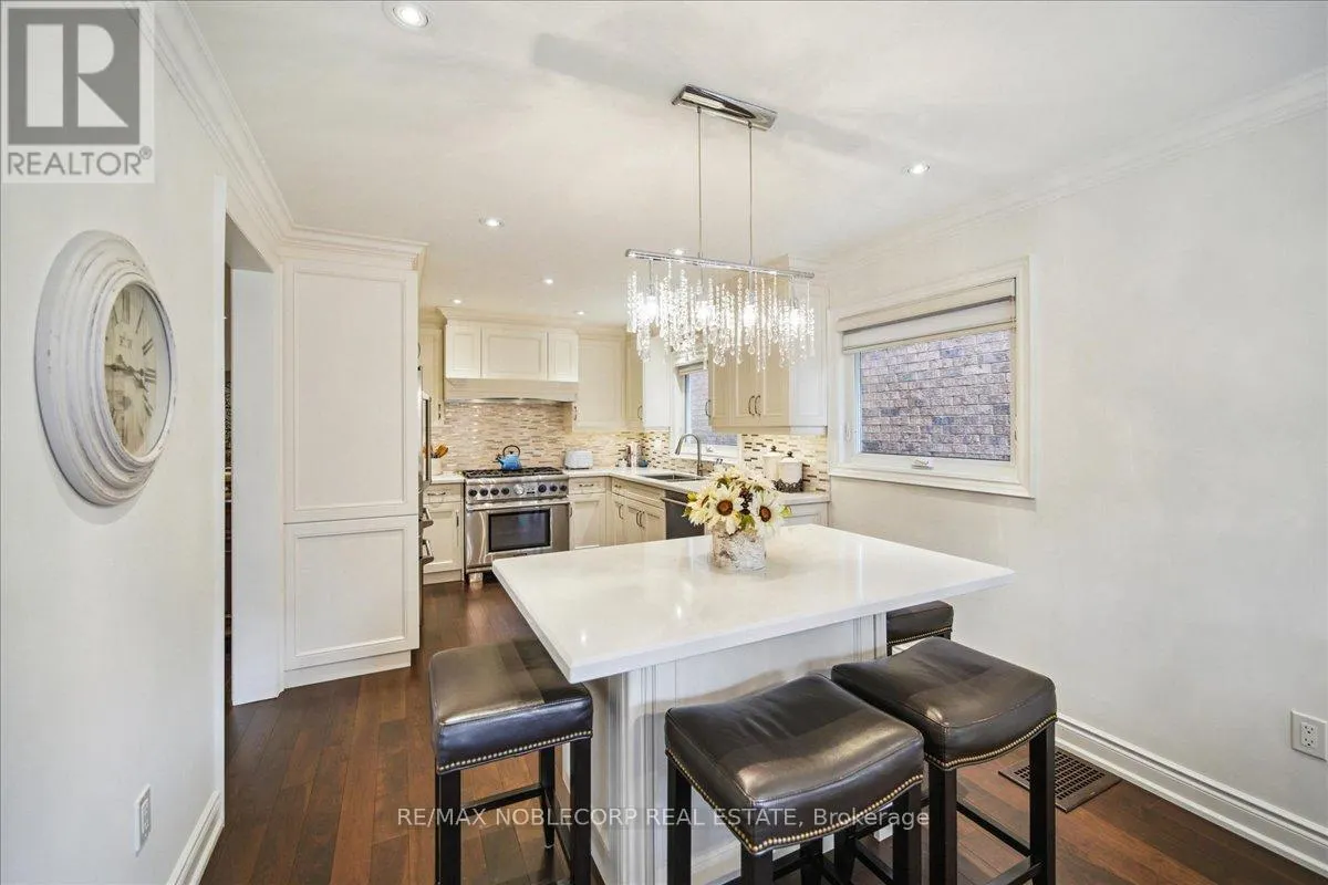 31 MOUNTFIELD CRESCENT