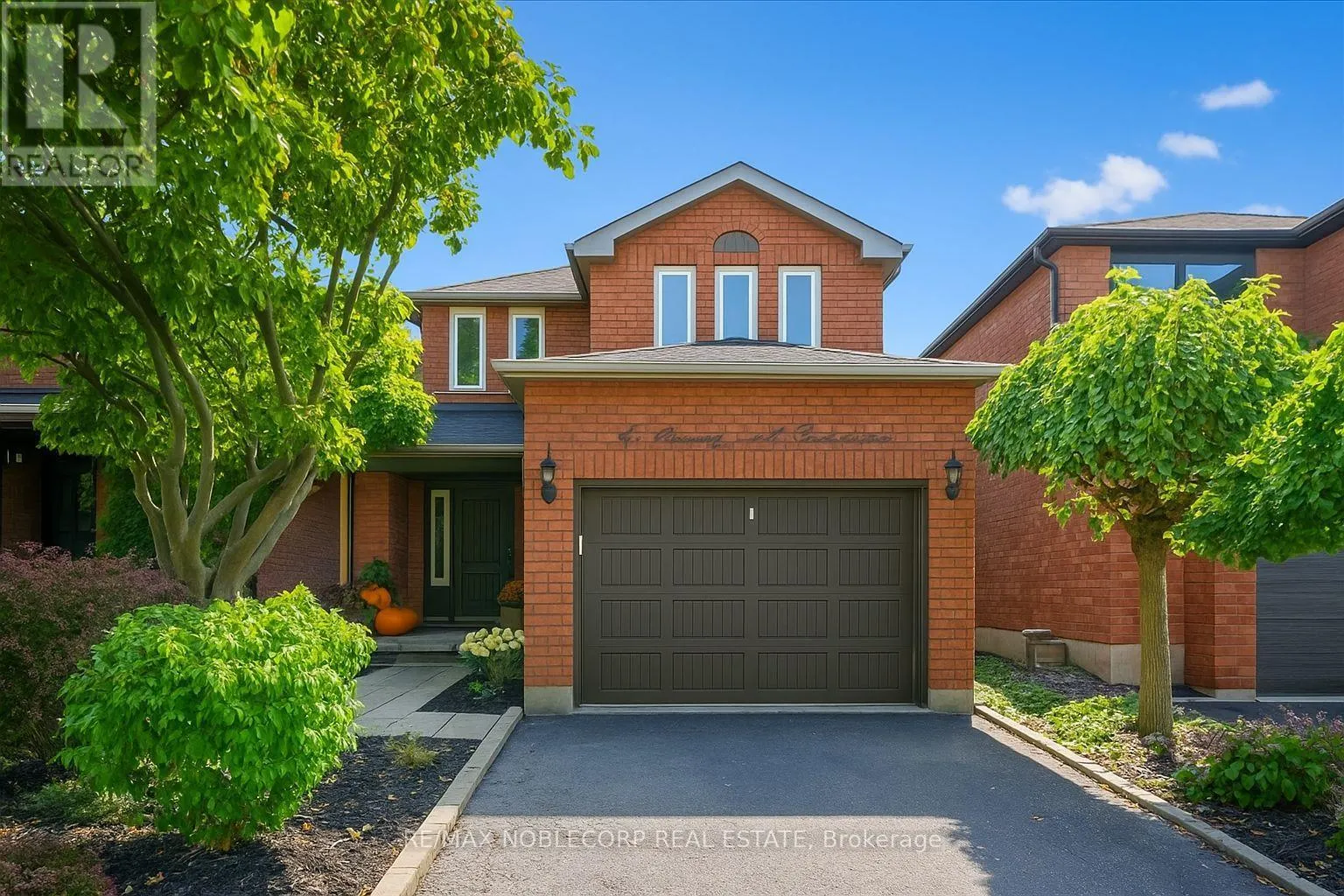 31 MOUNTFIELD CRESCENT