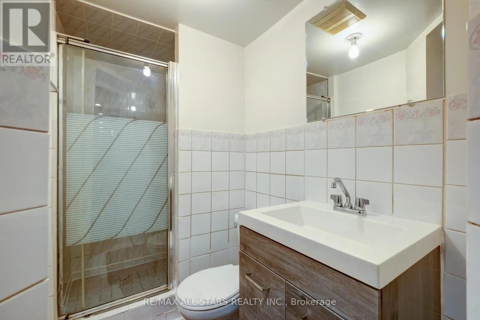 211 SOPHIA ROAD