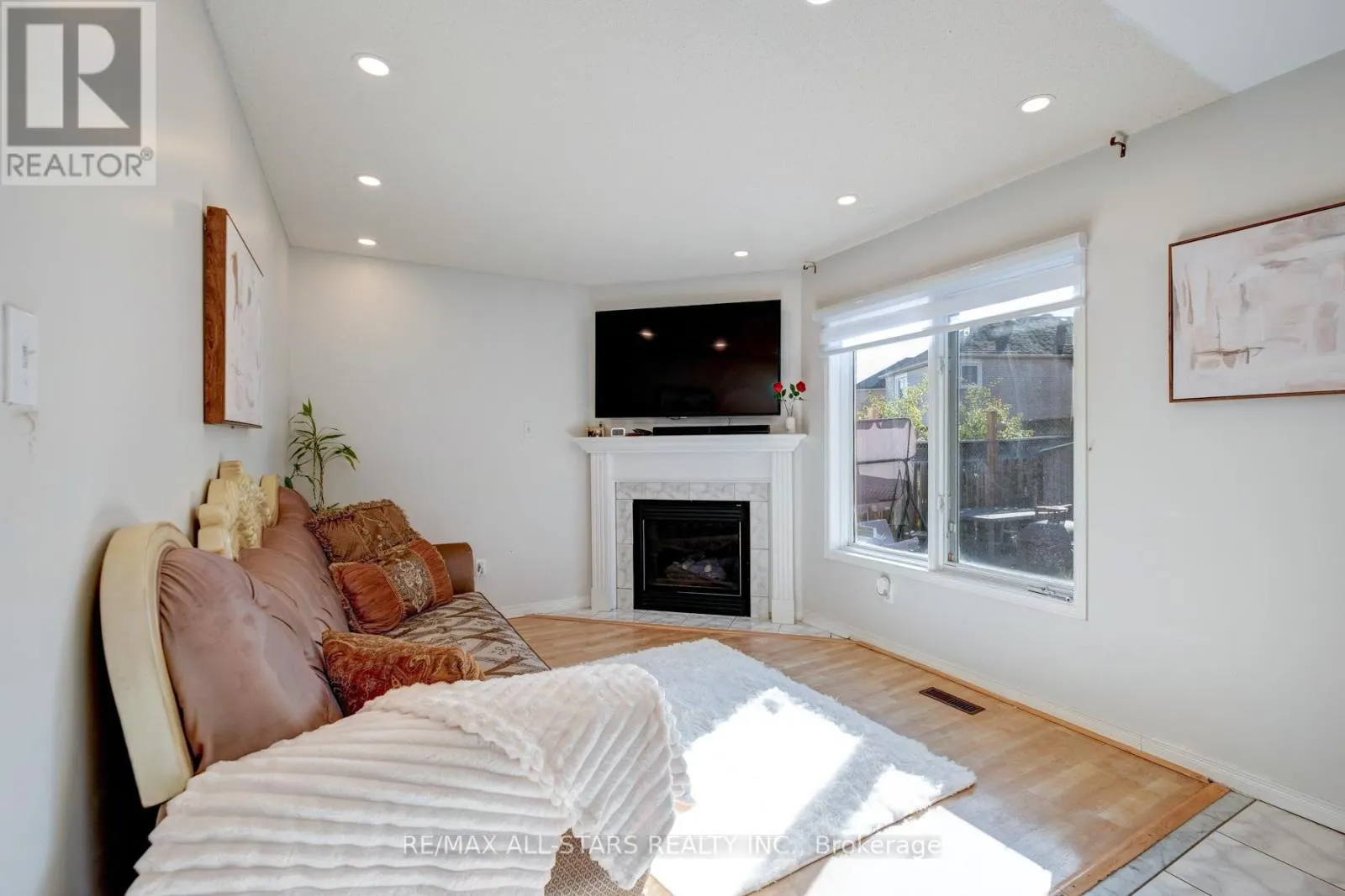 211 SOPHIA ROAD