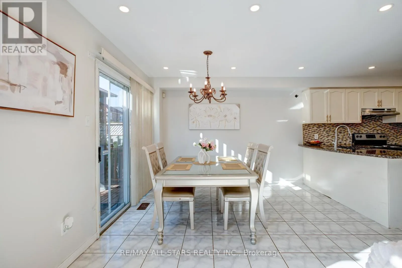 211 SOPHIA ROAD