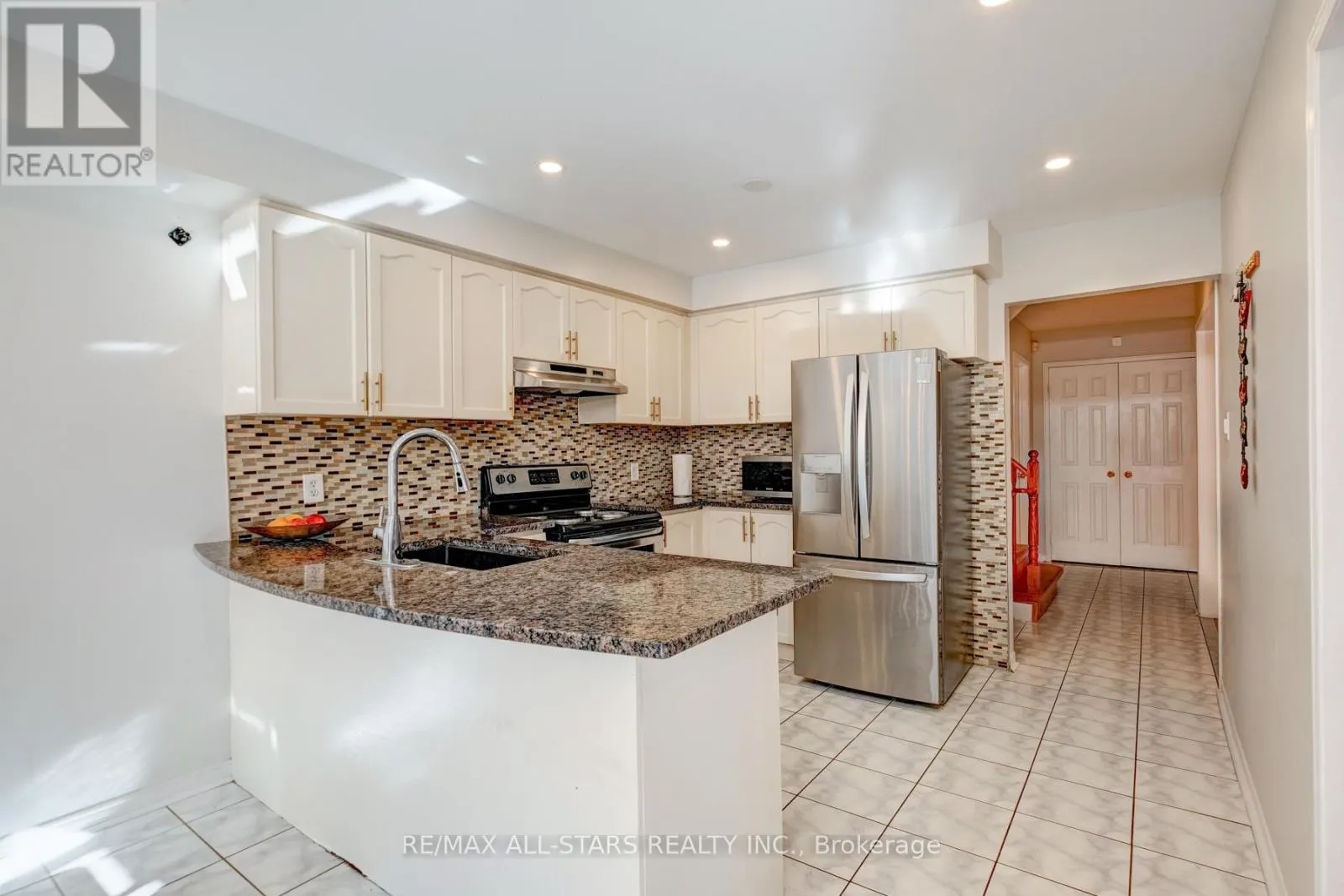 211 SOPHIA ROAD