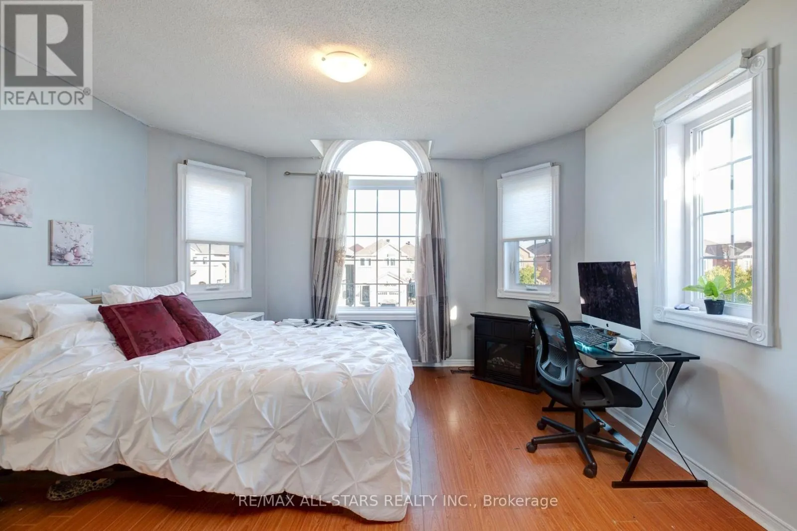 211 SOPHIA ROAD