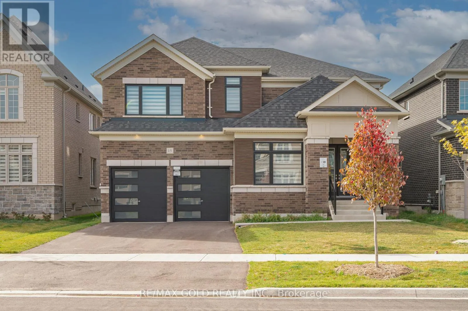 15 SANDHILL CRESCENT