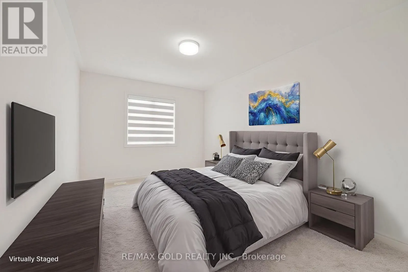 15 SANDHILL CRESCENT