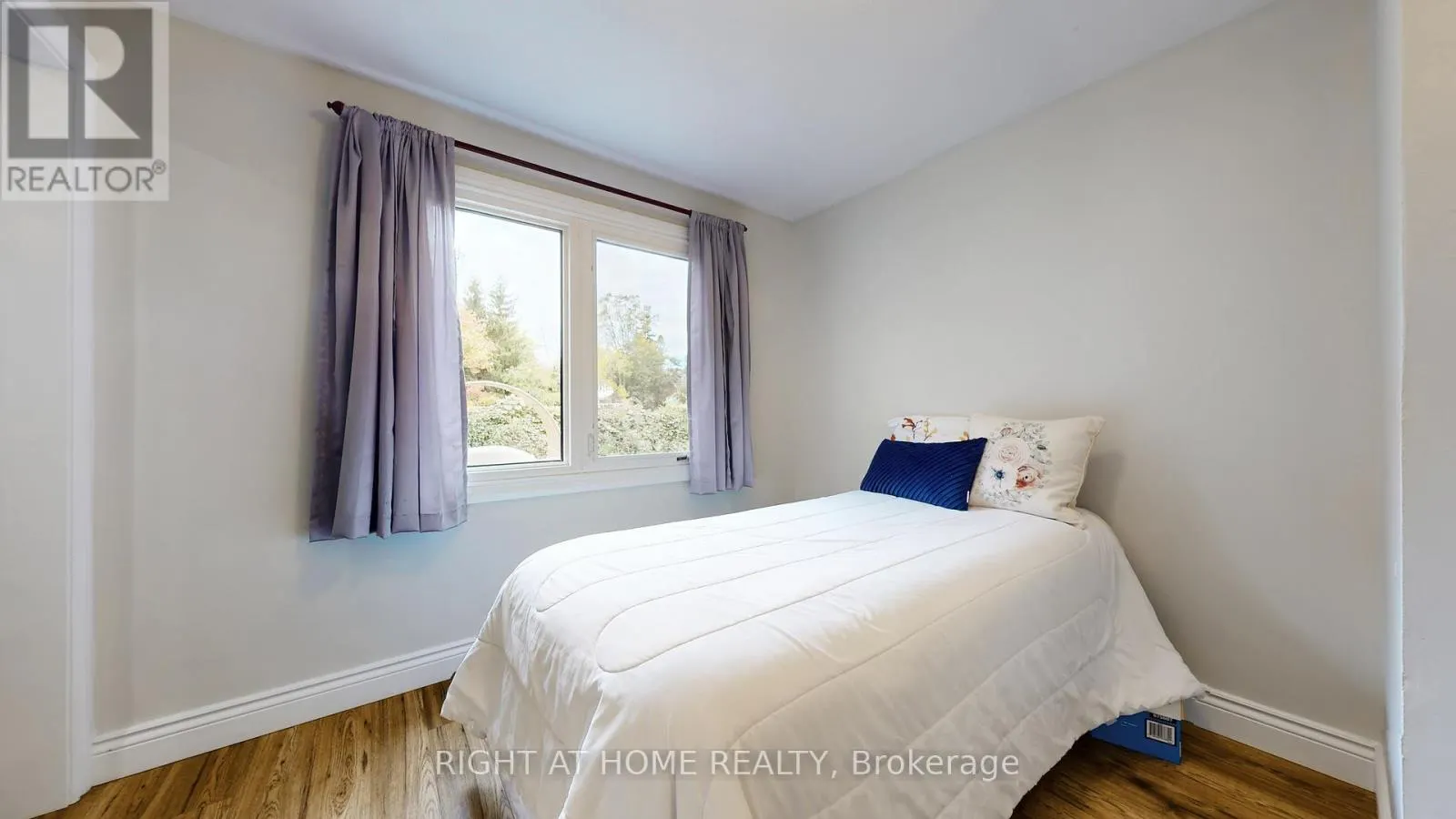 5 GLENDALE AVENUE