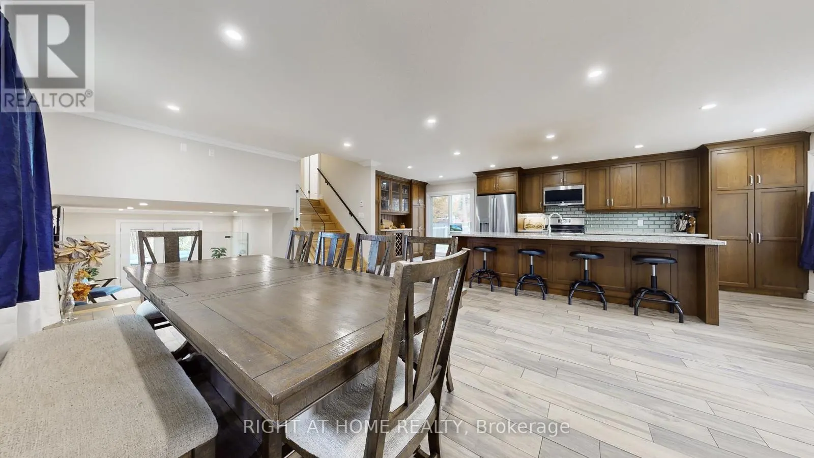 5 GLENDALE AVENUE