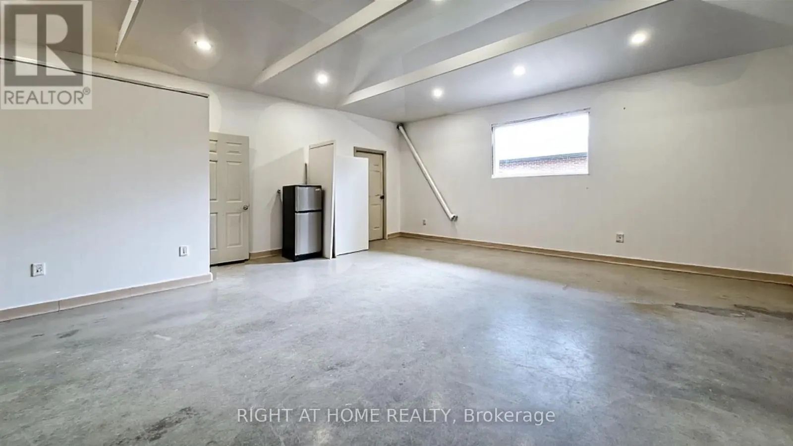 5 GLENDALE AVENUE