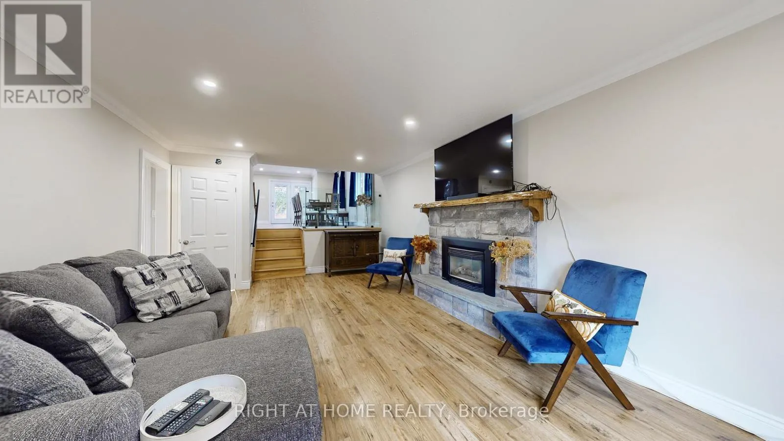 5 GLENDALE AVENUE