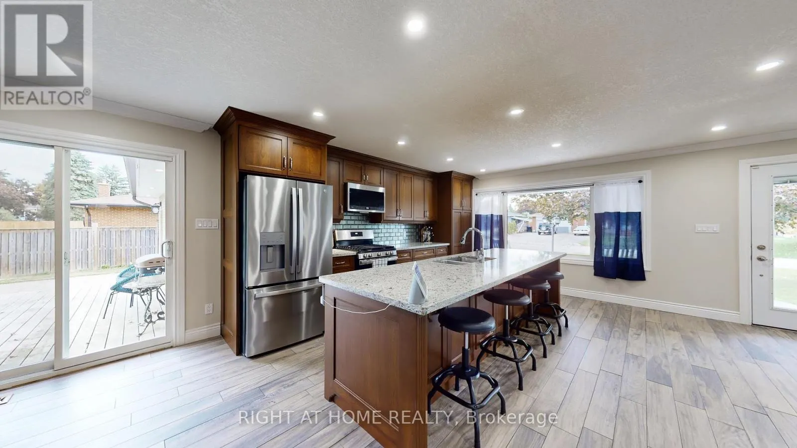 5 GLENDALE AVENUE