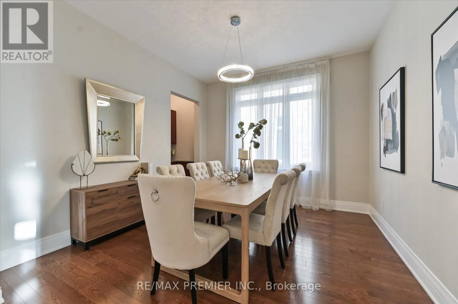 64 HEINTZMAN CRESCENT