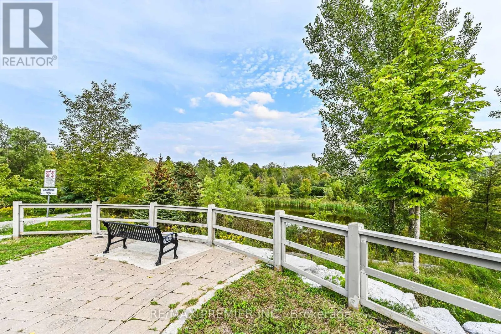 64 HEINTZMAN CRESCENT