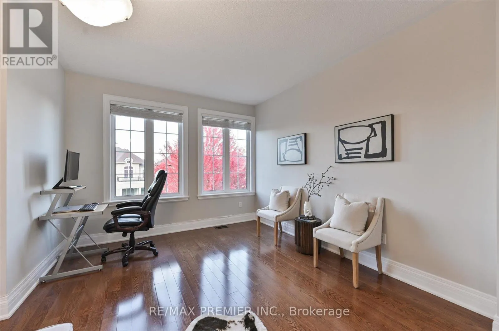 64 HEINTZMAN CRESCENT