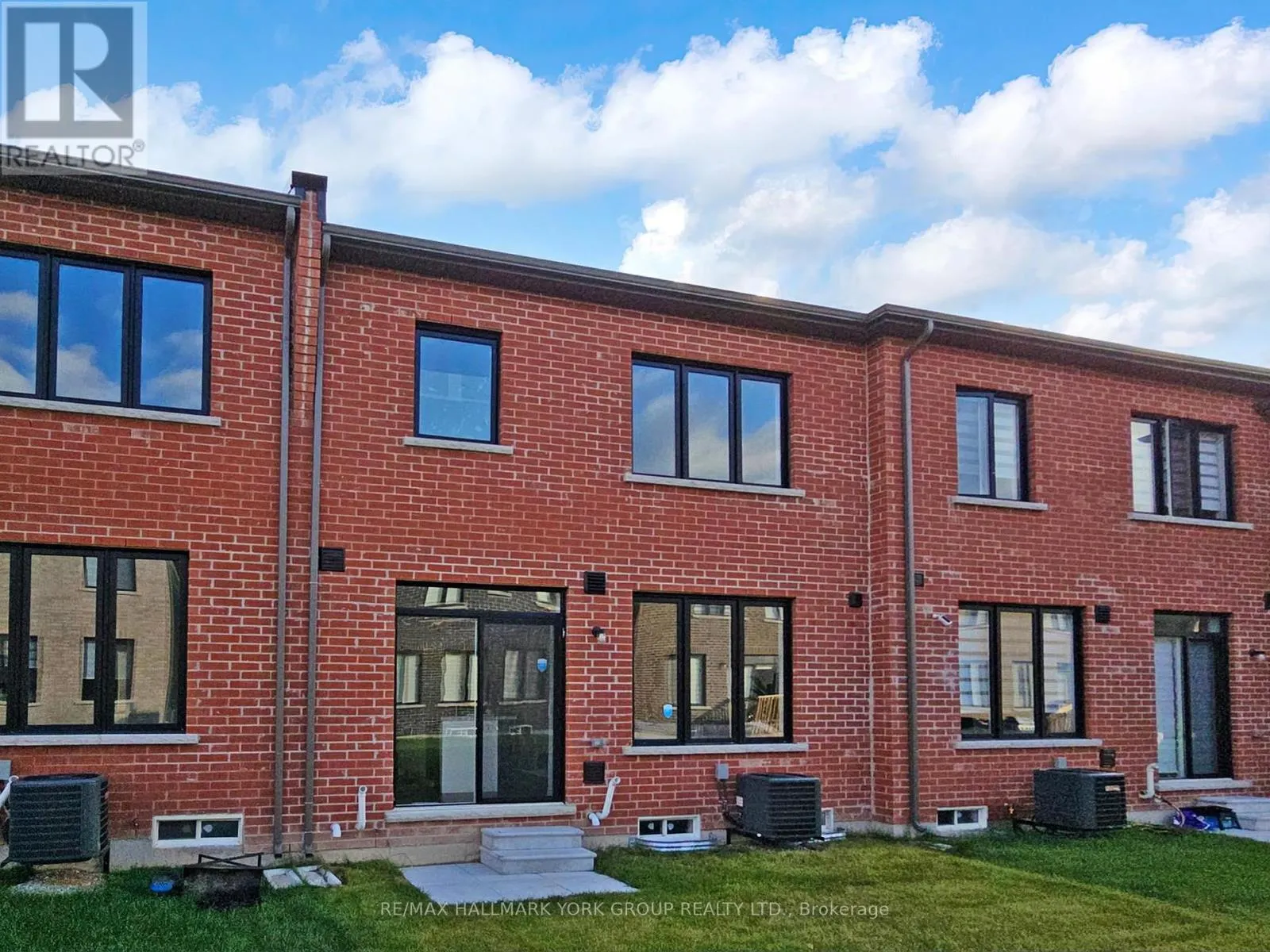 42 BLICK CRESCENT