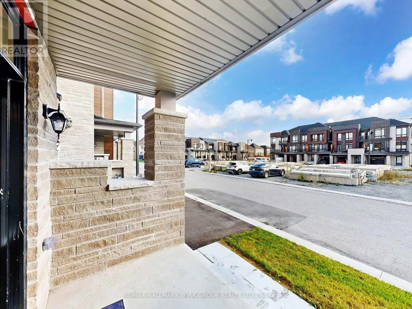 42 BLICK CRESCENT