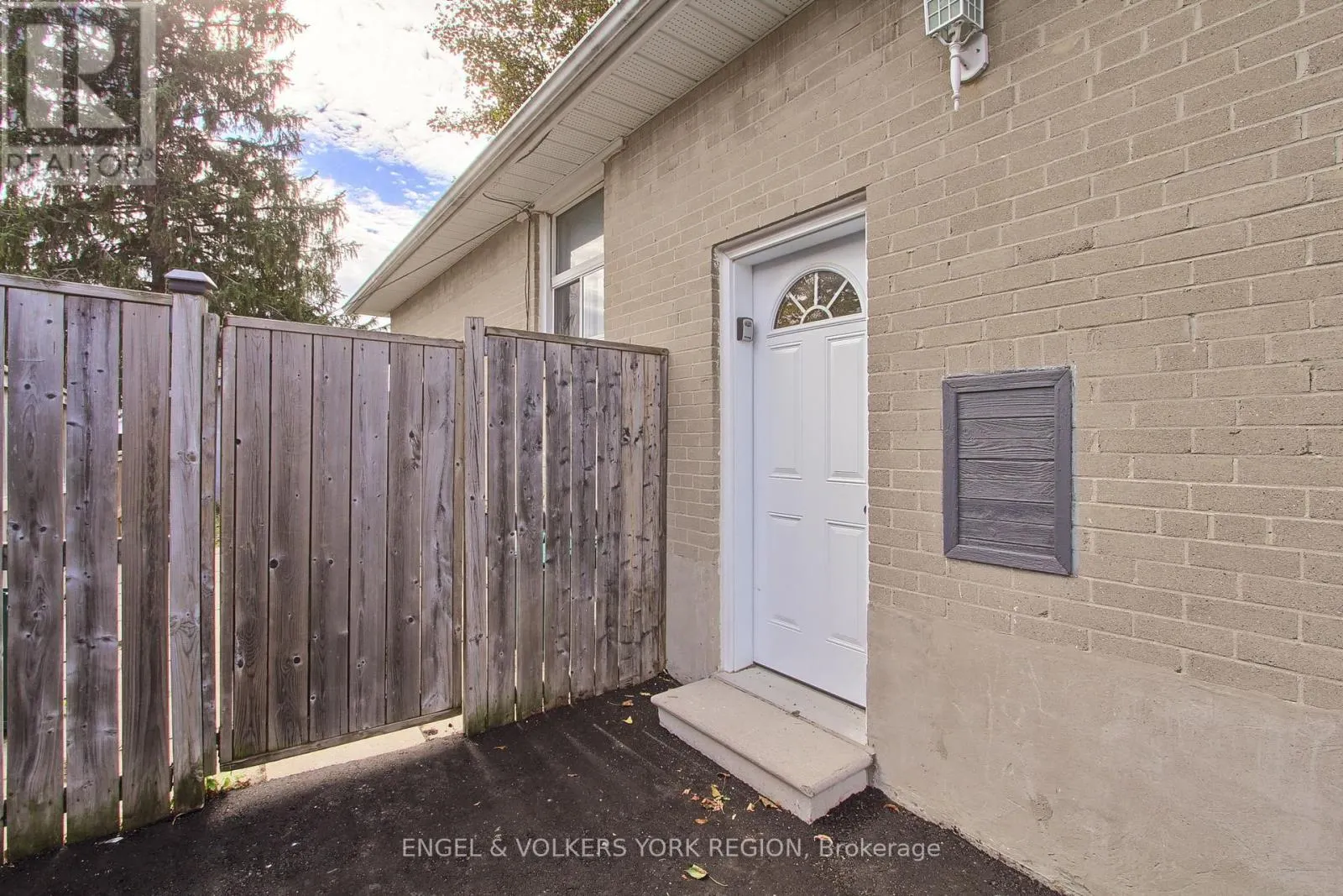 106 SHELDON AVENUE