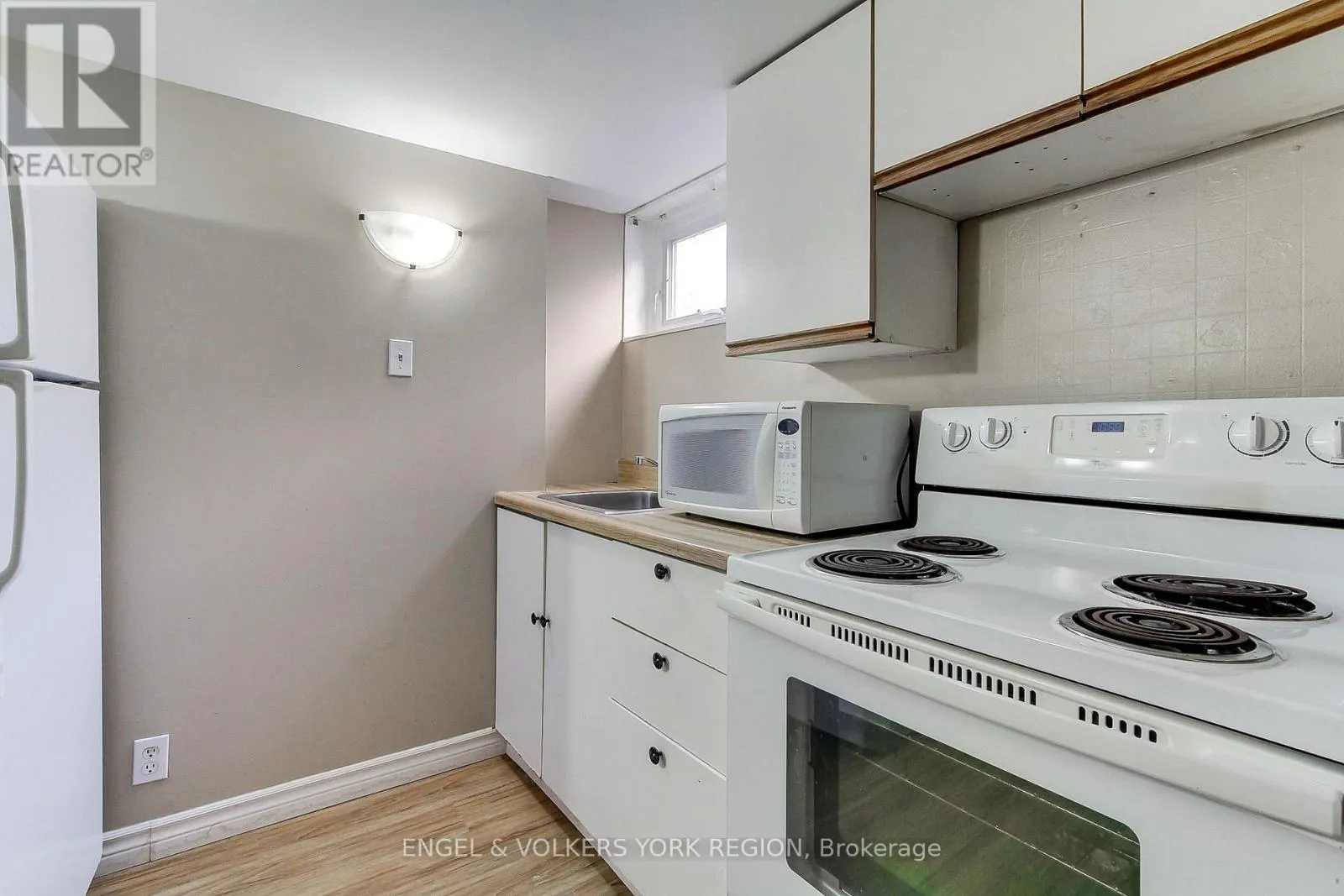 106 SHELDON AVENUE