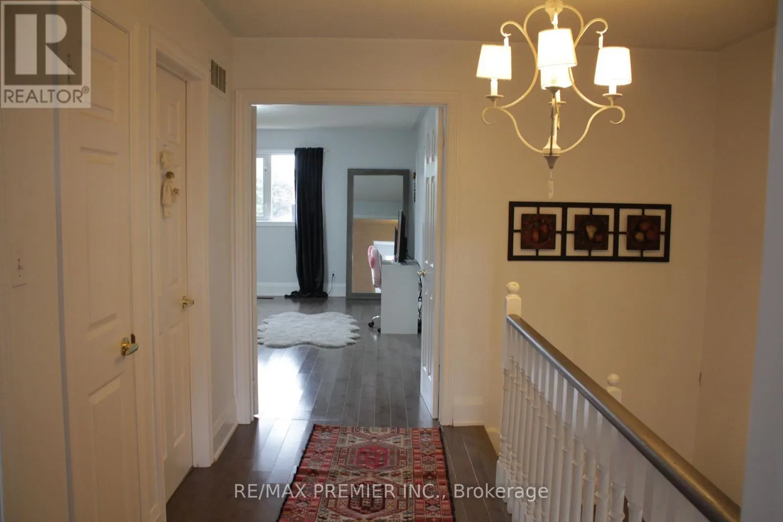 MAIN FL - 262 ISACC MURRAY AVENUE