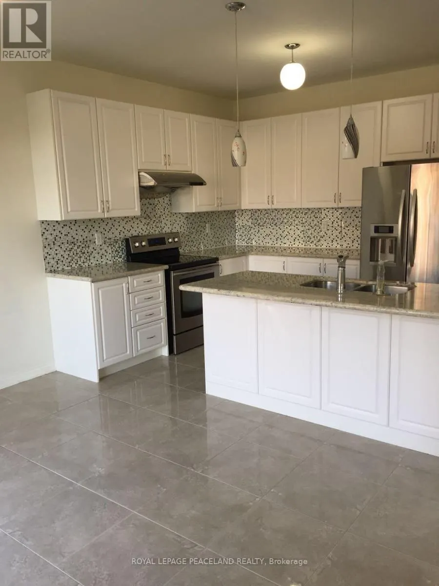 1043 STUFFLES CRESCENT