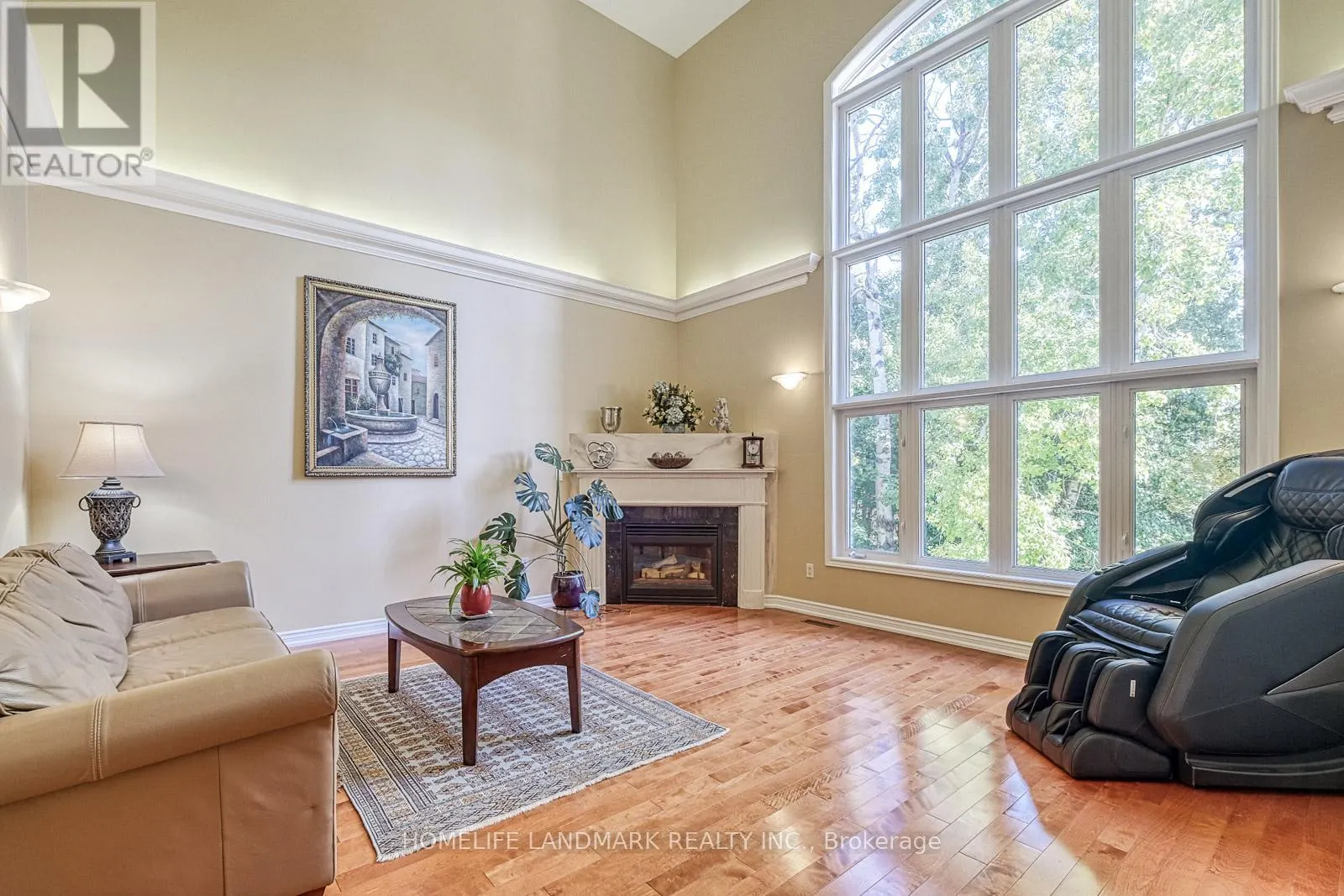9 CHANTILLY CRESCENT