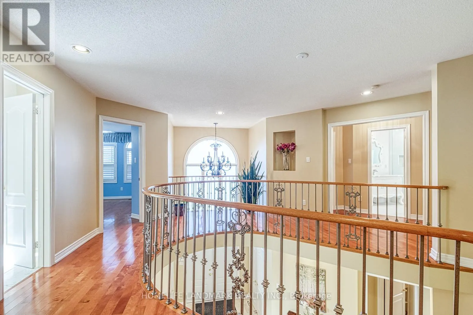 9 CHANTILLY CRESCENT